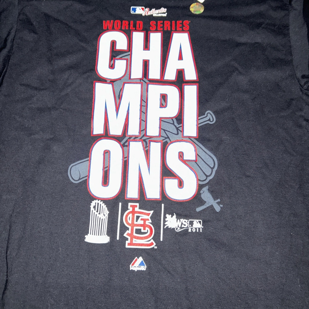 St Louis Cardinals Men’s Large 2011 World Series Long Sleeve Shirt With Stickers - Picture 3 of 5